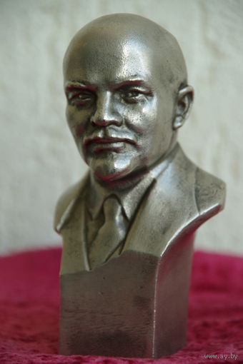 Бюст Ленин ( авт. Сычев  ) высота 15,5 см
