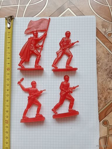 Игрушки пластмасс солдаты ВОВ СССР