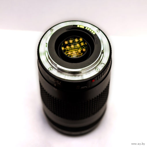 Объектив Canon EF 75-300mm f/4-5.6 II