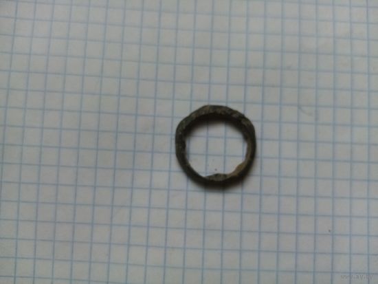 Кольцо, перстень.