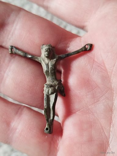 Не крупное,старинное распятье,олово