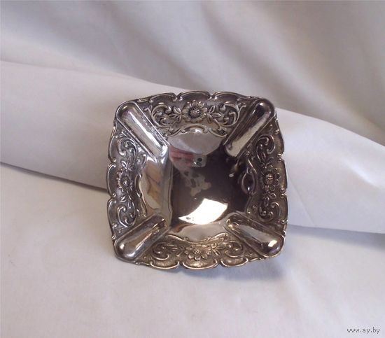 Икорница Орешница 10,0 х 10,0 см Серебрение 03