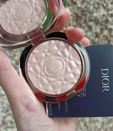 Хайлайтер Dior Forever Glow Luminizer 6 gr в оттенке 03 Pink Halo