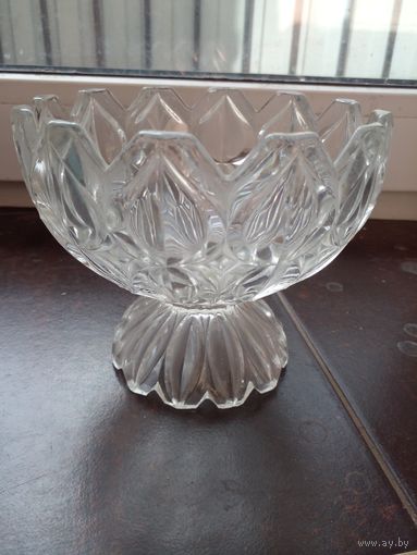 Ваза на ножке, конфетница 11Х13 см