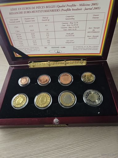 Бельгия PROOF 2005 год. 1, 2, 5, 10, 20, 50 евроцентов, 1, 2 евро. Официальный набор монет в деревянном футляре.