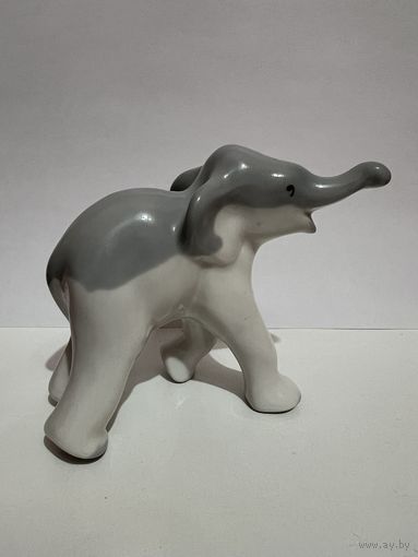 Коллекционная фарфоровая статуэтка "СЛОНЁНОК"  артель "ПРОГРЕСС"  ОРИГИНАЛ. С РУБЛЯ!