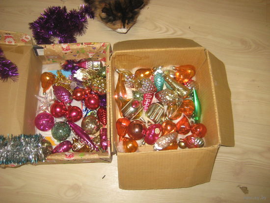 Игрушки елочные стеклянные