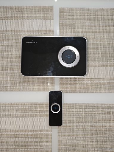 Дверной звонок.