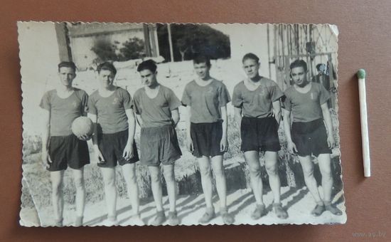Фото "Волейболисты", Минск, з-д "Автодеталь", 1952 г.