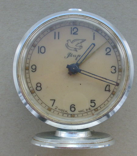 Будильник " Мир ".