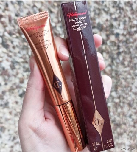 Акция! Кремовый хайлайтер Charlotte Tilbury Hollywood Beauty Light Wand Easy Highlighter 12 ml в оттенке Spotlight