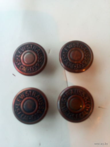 4 пуговицы Levi Straus 501