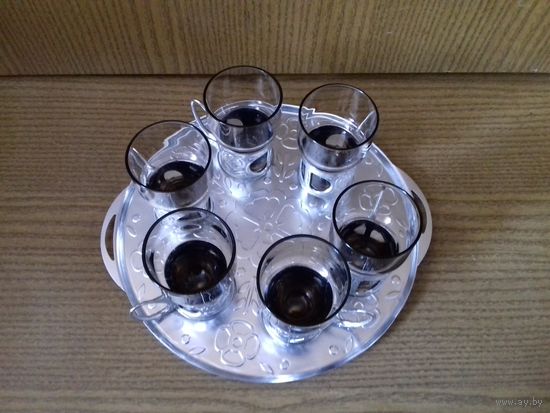 Рюмки на подносе.СССР.