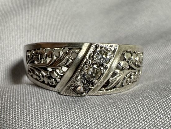 Кольцо серебряное 925 пробы. 17