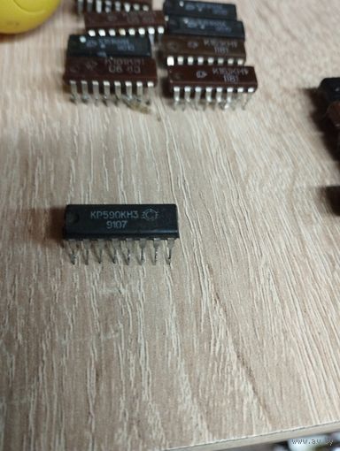 Микросхема КР590КН3