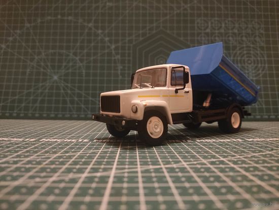 Масштабная модель ГАЗ-35072 Самосвал Масштаб 1/43
