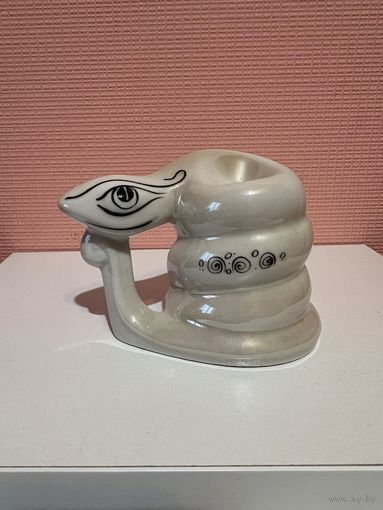 Статуэтка фарфоровая змея 2001