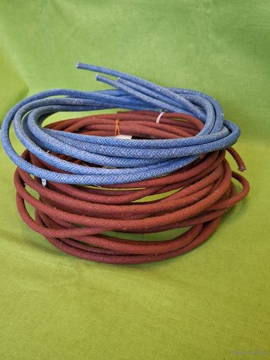 Провод одножильный многопроволочный гибкий с многослойной термостойкой изоляцией (СССР)