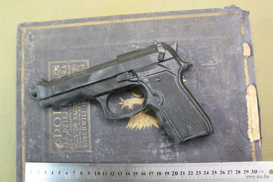 Тренировочный пистолет Беретта, резина. новый. Распродажа коллекции вещей. С РУБЛЯ! АУКЦИОН!