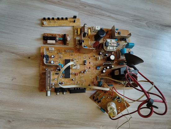 ПЛАТЫ ОТ ТЕЛЕВИЗОРА-1