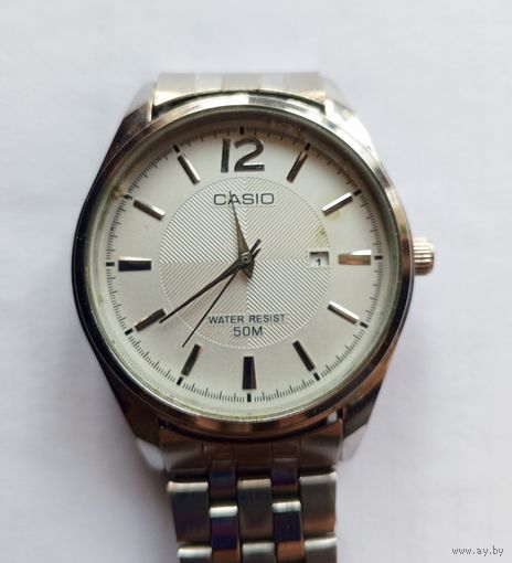 Часы CASIO. Большие, диаметр корпуса 4,3 см.