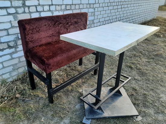 Барная стойка и барное кресло