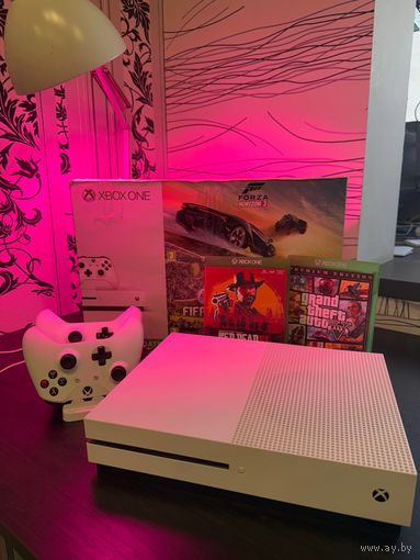 Продам консоль XBOX ONE S, 1 TB c дисководом
