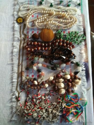 Лот  бижутерии.