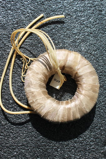 Большой,тяжелый трансформатор тороидальный от усилителя