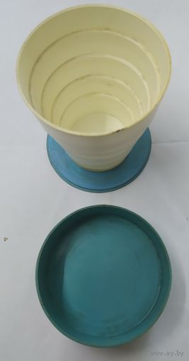 Стаканчик складной походный эпохи СССР.