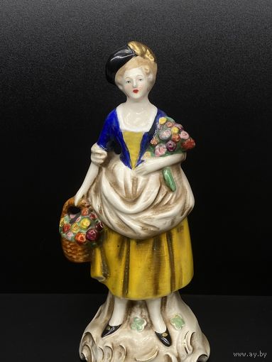 Дама форфор