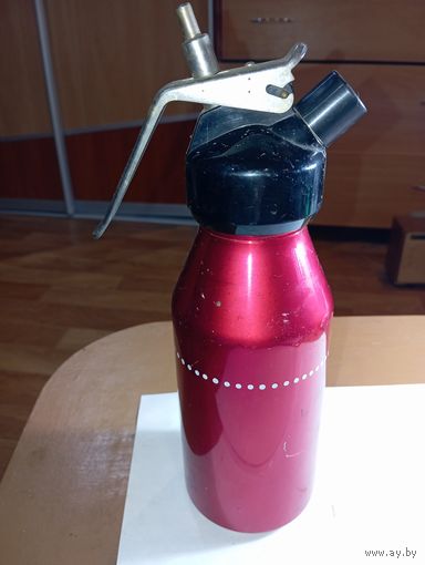 Винтажный кулинарный сифон (кремер), предназначенный для приготовления взбитых сливок, муссов , соусов . Auto-Siphon Minor и была популярна в 1980-х годах.