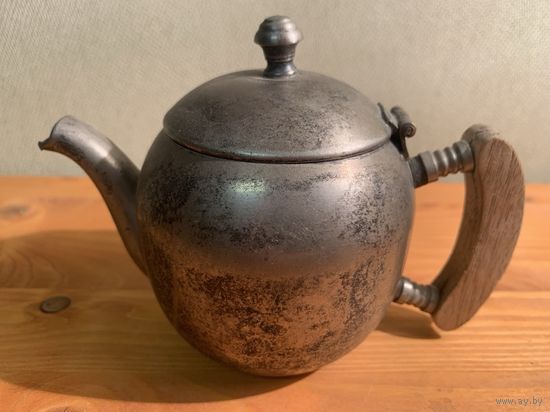 Чайник для заварки чая.