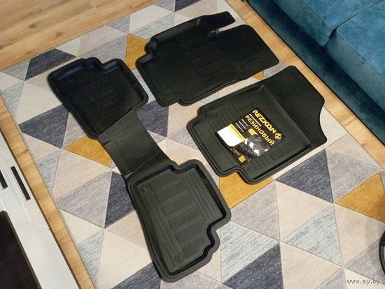 Резиновые автоковрики Rezkon для Hyundai Creta