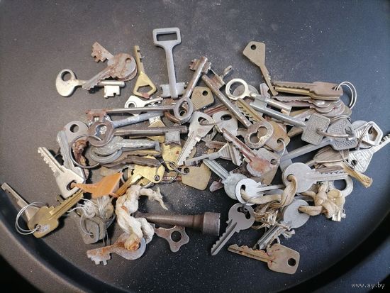 Куча страрых советских ключей