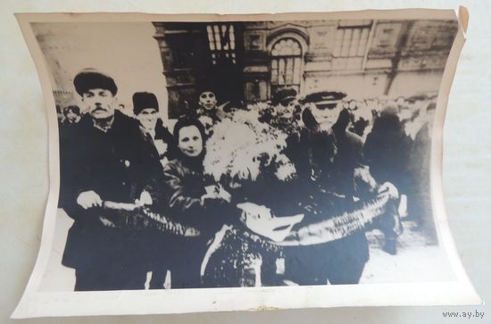 Фото "Делегаты Народного собрания Западной Белоруссии у мавзолея В.И. Ленина", Москва, 1939 г.