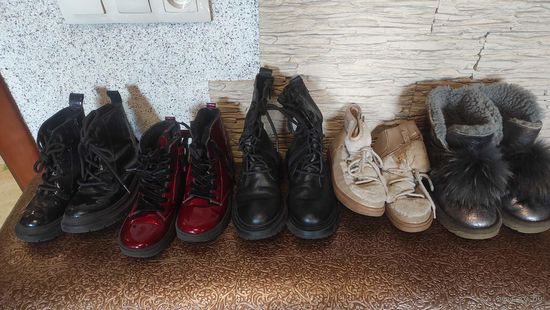 5 пар стильной обуви на 29 размер, кожа натуральная. Очень удобные. Стельки не везде достаются, замеры сделать возможности нет.