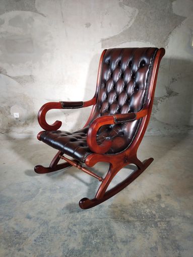 Английское кожаное кресло качалка Честерфилд