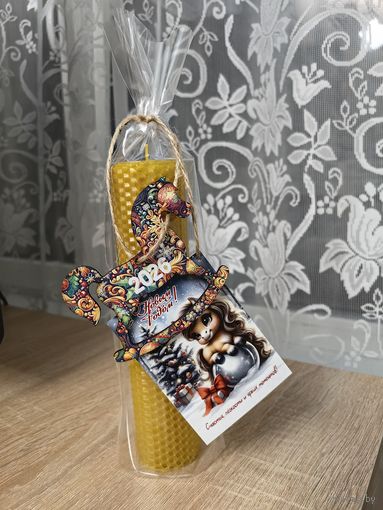 Свеча подарочная из вощины