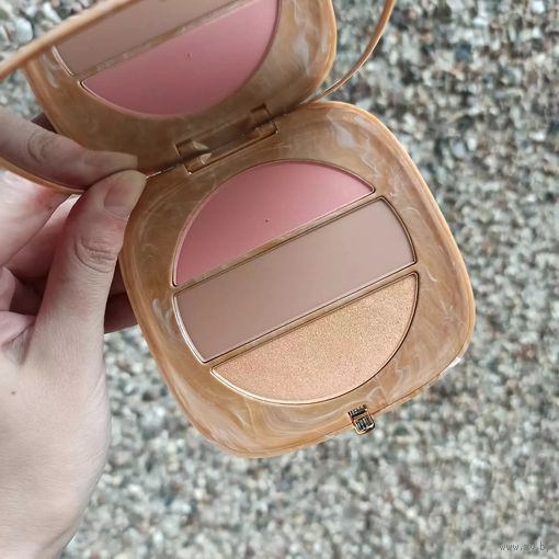 Палетка-лимитка Marc Jacobs O! Mega x Three Powder Blush-Bronze-Highlight Palette 200 Tan-Tastic Glo!