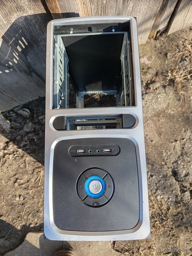 Корпус от системного блока компьютера.