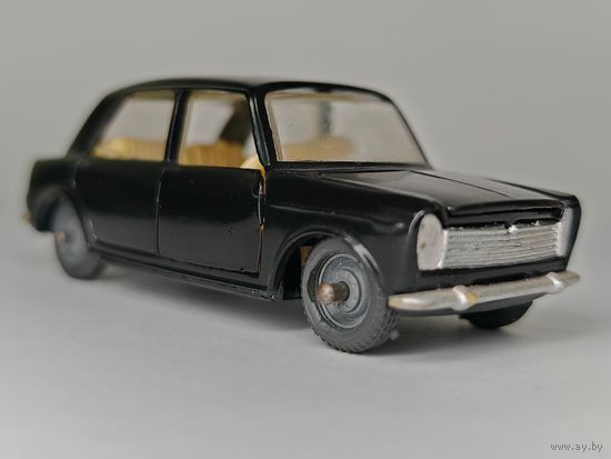 Модель автомобиля Innocenti Morris IM3. СССР 1/43. С рубля.