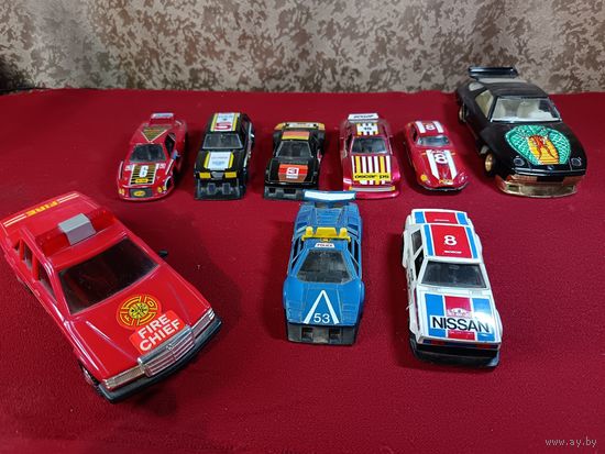 С рубля без мц. модели машинок, две длина 17 и 18см. 7 маленьких 11.5х5х3см.
