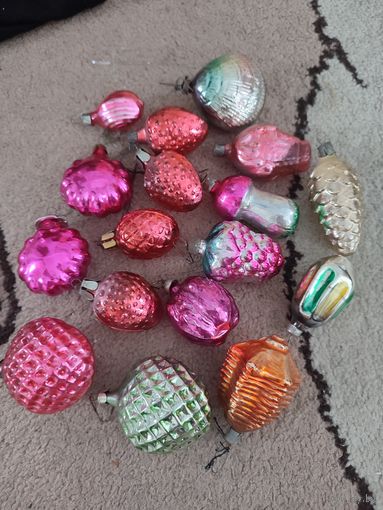 Ёлочные игрушки.