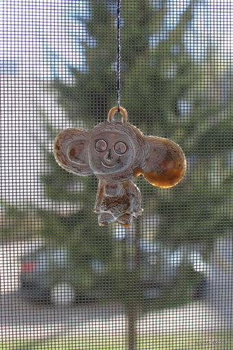 Игрушка на елку "Чебурашка" пластик