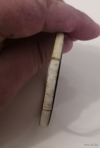 Старенький браслет, латунь. Нет одной вставки