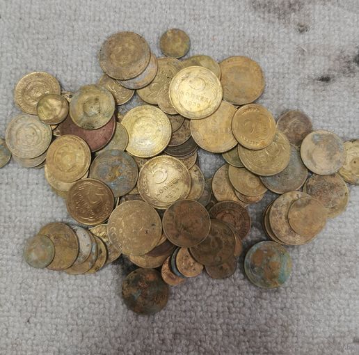 Около 100 монет дореформы.