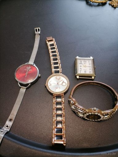 4 разных часов