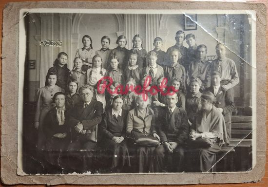 1939 Коллективный снимок учащихся с учителсями 8 класса типажи ретро