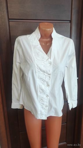 Интересная блуза на 52-56 размер, хлопок. Длина 58 см, длина рукава 57,5 см. ПОгруди 56 см, ПОталии 51 см. Идеально сидит на фигуре.